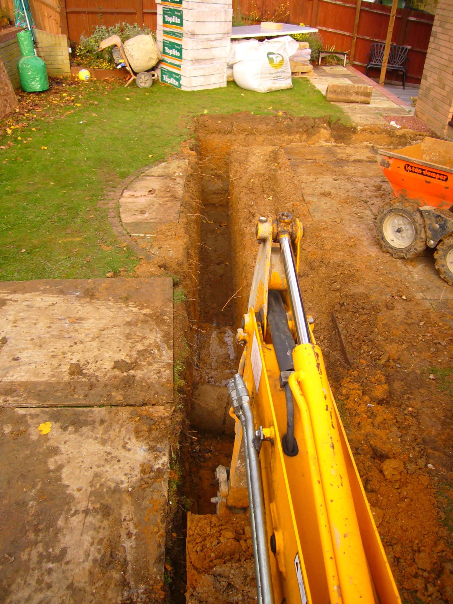 Laying a conservatory foundation, Stevenage